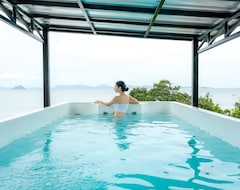 Hotel the Nchantra Pool Suite Residences (Phuket-Town, Tailandia)