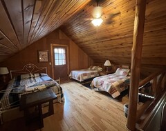 Casa/apartamento entero Quaint Log Cabin In Peaceful Country Setting. Access To Private Fishing Lake. (Lawrence, EE. UU.)