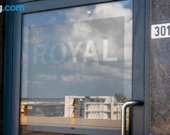 Koko talo/asunto Royal C1 (Koksijde, Belgia)
