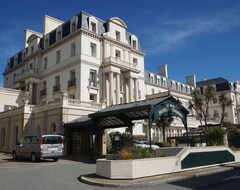 Khách sạn Grand Hotel Des Thermes (Saint-Malo, Pháp)