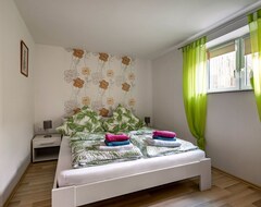 Toàn bộ căn nhà/căn hộ Comfortable, well-furnished, ground-floor home with beautiful, large garden (Faid, Đức)