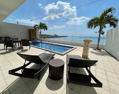 Hotel A Luxurious Detached House With A Pool Located In (Okinawa, Japan)