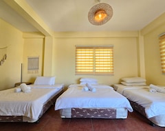 Khách sạn Surfside Hostel (San Juan, Philippines)