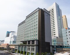 Jr-east Hotel Mets Yokohama (Yokohama, Japan)