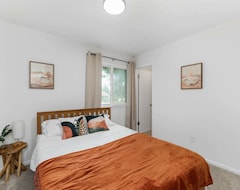 Koko talo/asunto Beautiful 6 Bed, 3 Bath Home In Quiet Neighborhood (Wichita, Amerikan Yhdysvallat)