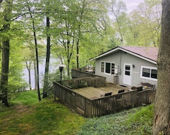 Casa/apartamento entero Lake Front Cottage With Family Friendly Private Beach (Jones, EE. UU.)