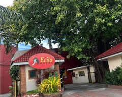 Oyo 1026 Evita Hotel Bacoor (Bacoor City, Filipinler)