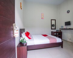 Hotel OYO 1236 Elite Residence (Manado, Indonesia)