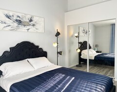 Cijela kuća/apartman New Entire Beautiful 2 Bedroom House. (North Highlands, Sjedinjene Američke Države)