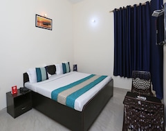 Hotel OYO 9600 Country Homestay (Faridabad, India)