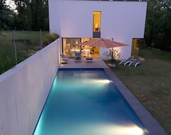 Toàn bộ căn nhà/căn hộ Fantastic Modern House,build By An Architect,with Privat Pool (Boissières, Pháp)