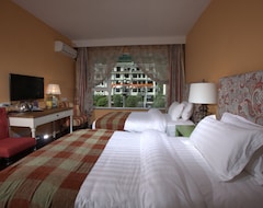 Otel Michael's Inn and Suites (Yangshuo, Çin)