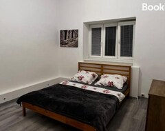 Koko talo/asunto Mlynsky Ostrov Apartment (Beroun, Tsekin tasavalta)