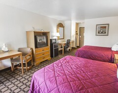 Hotel Econo Lodge Inn & Suites (Menomonie, USA)