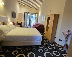 Hotel Select Executive Residence (Florence, Italy)