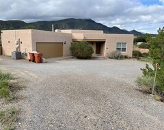 Toàn bộ căn nhà/căn hộ Cozy Bungalow In The Historic Village Of Placitas, New Mexico (Algodones, Hoa Kỳ)