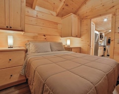 Toàn bộ căn nhà/căn hộ Timberroot Rustic Retreats | Tiny Log Home Comfort In Rustic Bliss | Nana Cabin (Chattanooga, Hoa Kỳ)