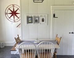 Casa/apartamento entero Historic Oceanfront Cottage! With Optional Bunkie Rental - Sleeps 6-10 (Richibucto, Canadá)