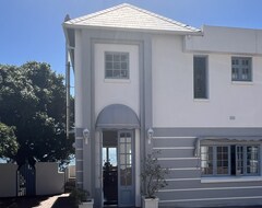 Hotel Sunny Cove Manor (Fish Hoek, South Africa)