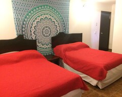 Otel Two Doblebeds Room At Easy Inn Belize City (Belize City, Belize)