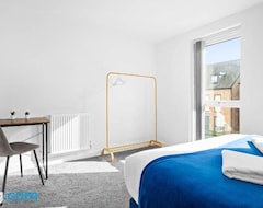 Hele huset/lejligheden Luxury 4 Bed House With Games Room And Onsite Parking (Birmingham, Storbritannien)