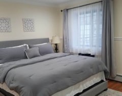 Cijela kuća/apartman Comfortable Quality Cribs - 2nd Floor (Queens, Sjedinjene Američke Države)