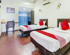 Oyo 74335 Hotel Dash (Vadodara, Indien)