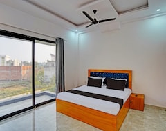 Khách sạn Hotel Maya Luxe (Meerut, Ấn Độ)