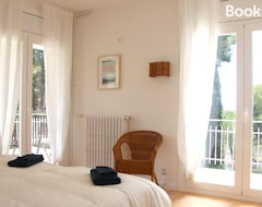 Casa/apartamento entero Large Villa With Pool. Between Mountain And Beach (Casteldefels, España)