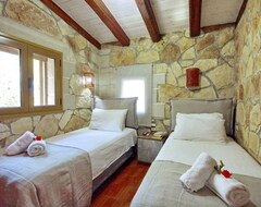 Cijela kuća/apartman Cretan Country Life, Sea View Villa Set In Olive Grove With Pool. 9km From The Beach (Evdilos, Grčka)