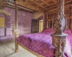 Toàn bộ căn nhà/căn hộ 800 Year Old Manor House, Holiday Home, Stay In Luxury. (Caldicot, Vương quốc Anh)