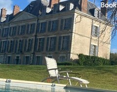 Koko talo/asunto Superb Chateausuites With Pool At The Loire & Horseboxes For 20 Guests (Poilly-lez-Gien, Ranska)