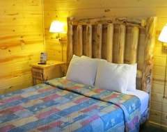 Hotel Cabins of Mackinac & Lodge (Mackinaw City, USA)