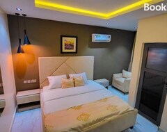 Abados Leisure Hotel And Lounge (Lagos, Nijerya)