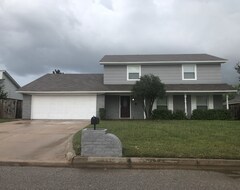 Entire House / Apartment Ft Sill House Big Enough For Everyone (Lawton, USA)