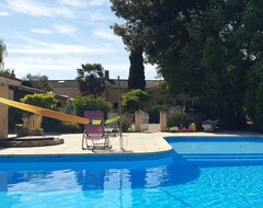 Cijela kuća/apartman House For Rent In The Medoc With A Large Swimming Pool, With Family Or Friends (Ordonnac, Francuska)