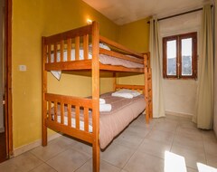 Toàn bộ căn nhà/căn hộ 2 Bedroom Accommodation In Carcheto (Carcheto-Brustico, Pháp)