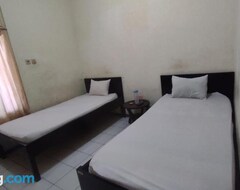 Khách sạn Oyo 93048 Hotel Puri Mandiri (Purworejo, Indonesia)