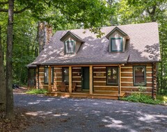 Casa/apartamento entero Charming Log Cabin Home With Passes Through Nov 2020. (Wintergreen, EE. UU.)