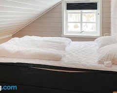 Casa/apartamento entero Stunning Home In Midsund With Wifi And 4 Bedrooms (Midsund, Noruega)