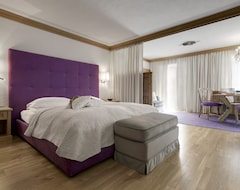 Hotel La Perla: The Leading Hotels Of The World (Corvara, İtalya)