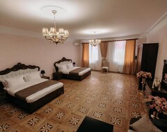 Khách sạn Castle Family Hotel (Yerevan, Armenia)