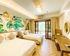 Hotel Elsalvador Beach Resort (Danao City, Philippines)