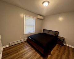 Koko talo/asunto King Bed Suite Retreat W/ Indoor Fireplace/arcade (Pocono Manor, Amerikan Yhdysvallat)