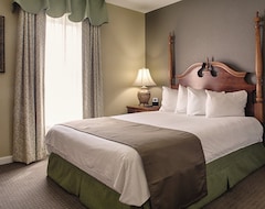 Hotel Enjoy Our Colonial Style Resort In Williamsburg With Free Parking, Pool Access, Mini Golf And Tennis (Williamsburg, USA)