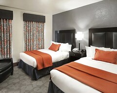 Hotelli Group Vacation! 4 Snug Units, Free Parking, Near Las Vegas Premium Outlets! (Las Vegas, Amerikan Yhdysvallat)