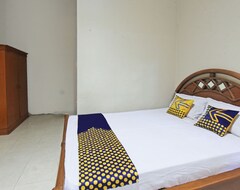 Otel Spot On 92973 Madani Syariah Guesthouse (Praya, Endonezya)