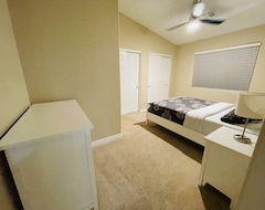 Tüm Ev/Apart Daire Beautiful 4 Bedroom, 2 Bathroom Home. 2,252 Square Feet (El Mirage, ABD)