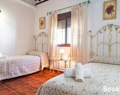 Toàn bộ căn nhà/căn hộ Beautiful Home In Gillena With Kitchenette (El Garrobo, Tây Ban Nha)