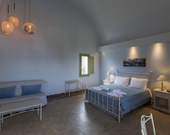 Hotel Anassa Deluxe Suites (Kamari, Greece)